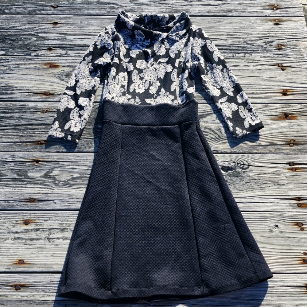 Vintage Floral Knee-Length Collared Knit Dress